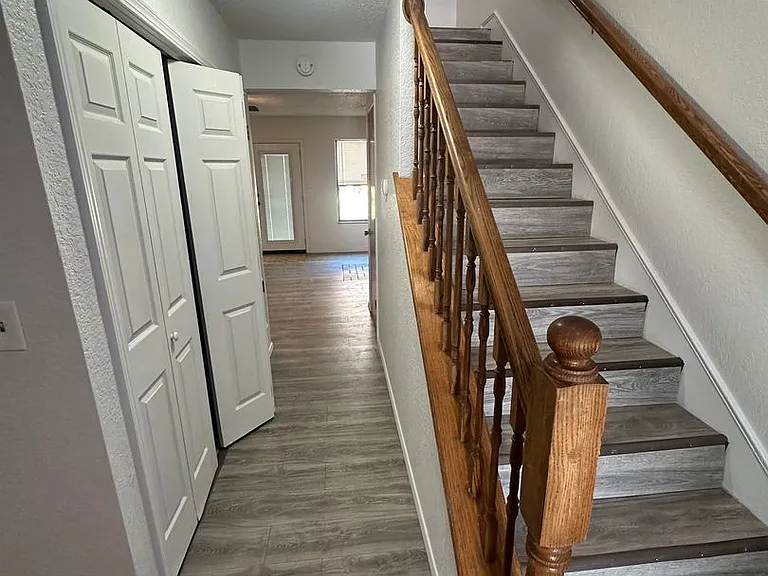 1300 N Rockwell Ave — Photo 3