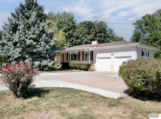 11626 Pacific St, Omaha, NE 68154