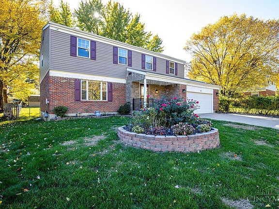 3rd image of 2773 Grosvenor Dr