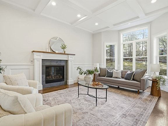 3rd image of 9 Holton Rd