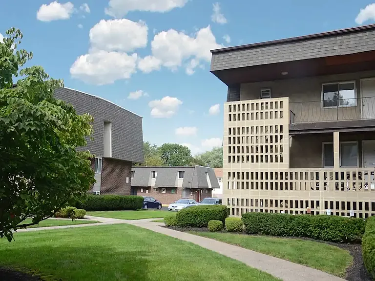 Towne Oaks Apartments — Photo 5
