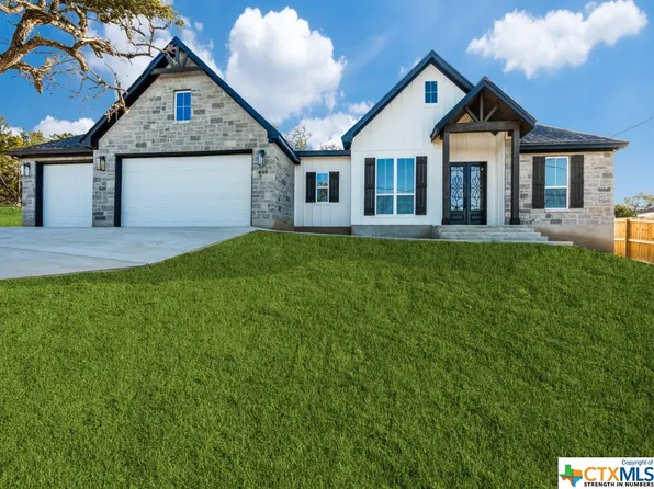 499 Persimmon Pass, Fischer, TX 78623