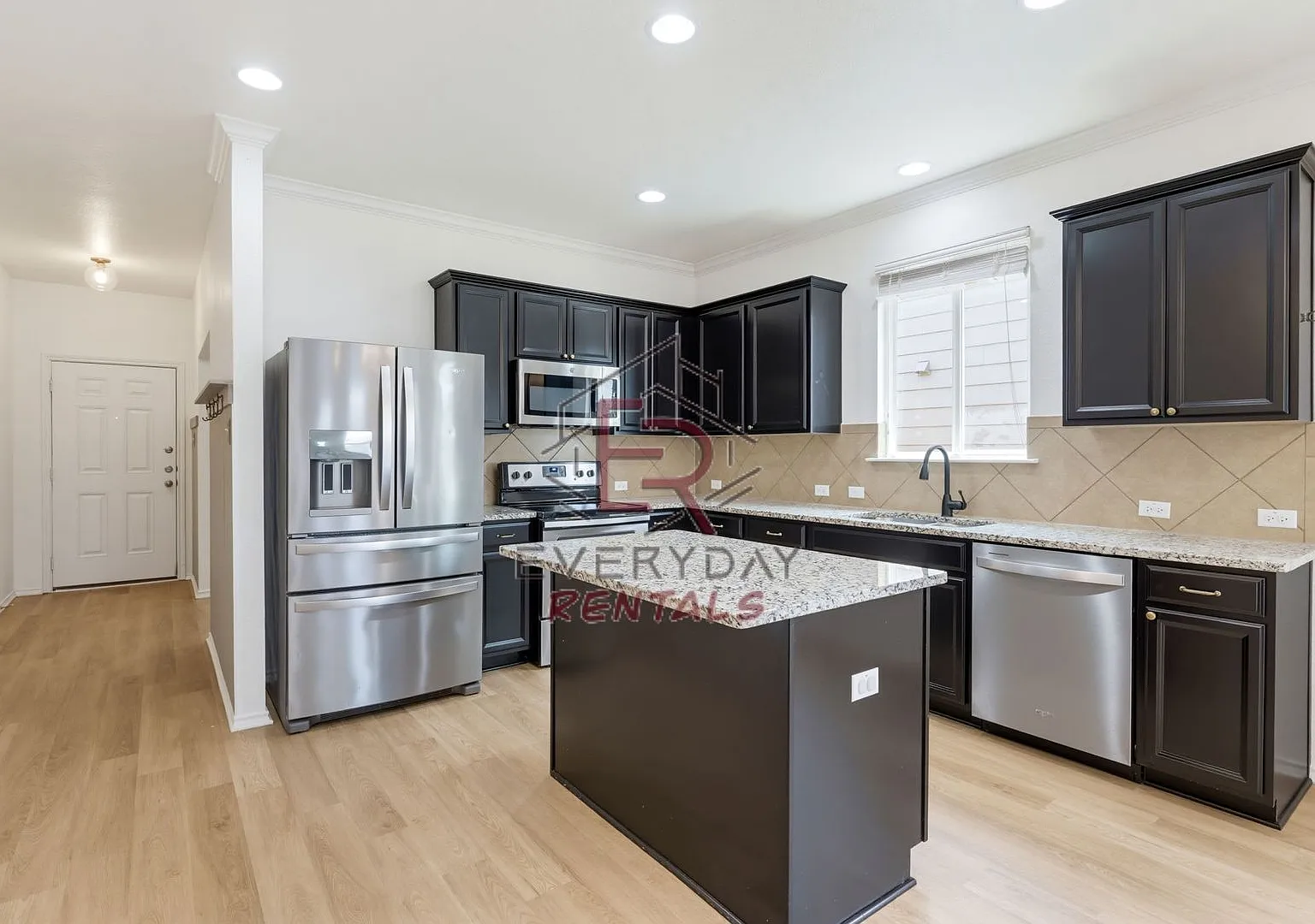 Cute home in Yowell Ranch — Photo 3