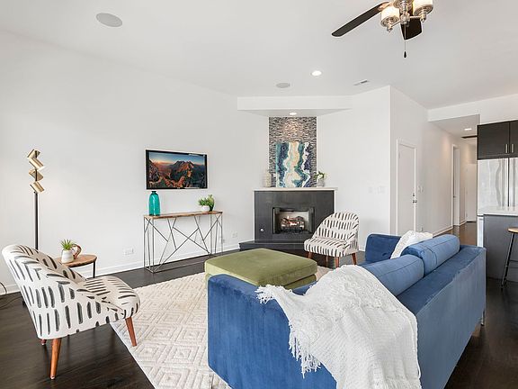 3rd image of 2208 W Chicago Ave #4