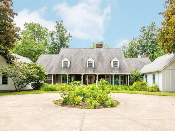 26800 Hurlingham Rd, Beachwood, OH 44122