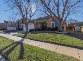 6736 Greenleaf Dr, North Richland Hills, TX 76182
