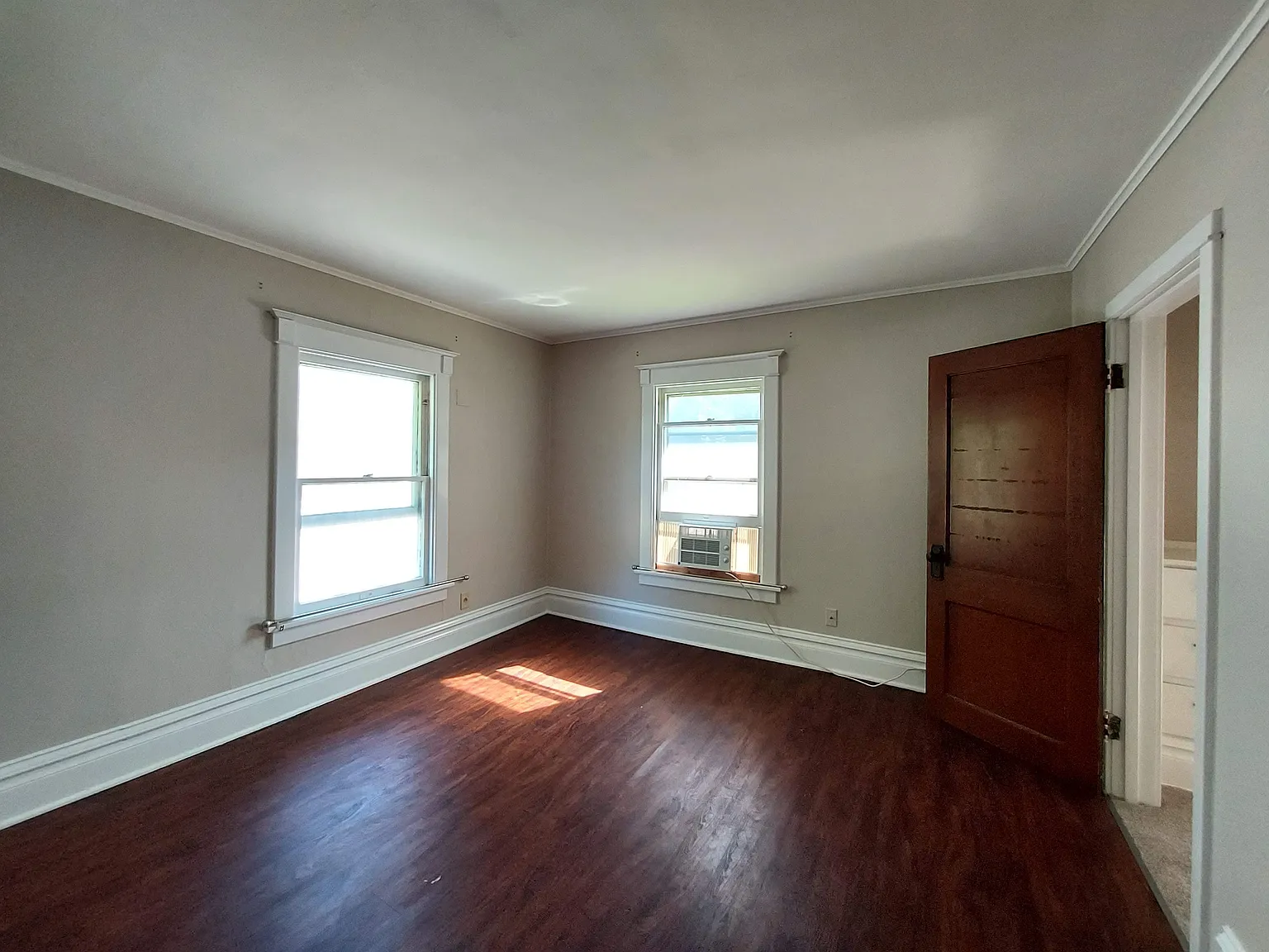 2 bed, 1100 sqft, $1,050 — Photo 4