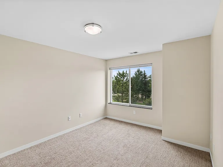 Explore the inviting spaces at Overlook Ridge, featuring bright, spacious layouts with large windows that allow natural light to brighten your day. Perfect for your lifestyle, this property is waiting for you. Schedule a visit today!