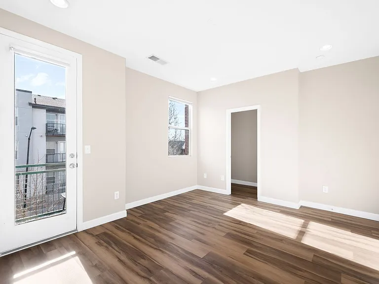 13543 E Longview Ave — Photo 12