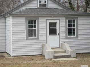 247 Mooney Pond Rd, Selden, NY 11784