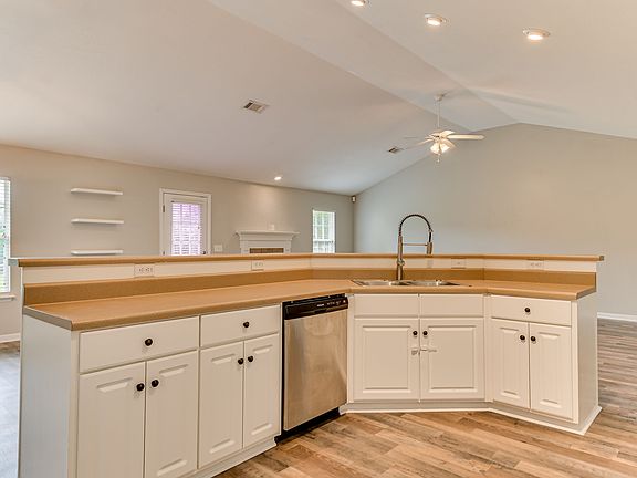4th image of 4452 Country Glen Cir