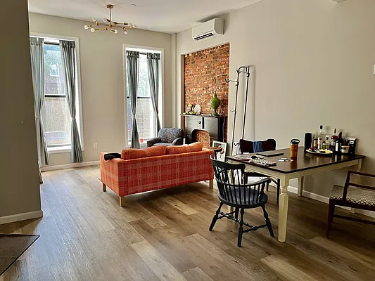 Rented by Dream Space Realty | media 18