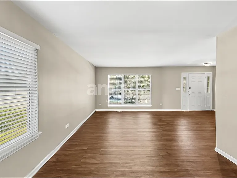 609 Red Barn Trl — Photo 8