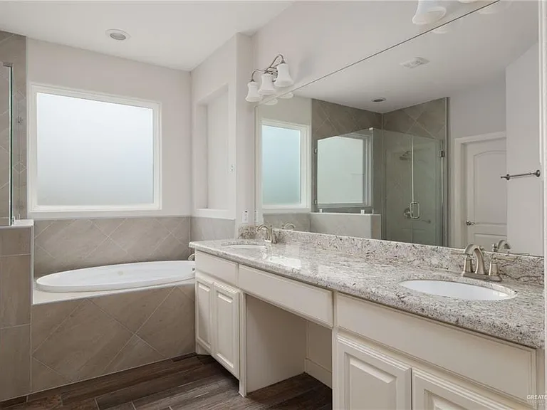 4628 Estancia Pkwy — Photo 16