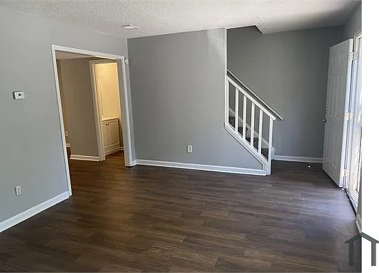939 Silverwood Dr — Photo 6