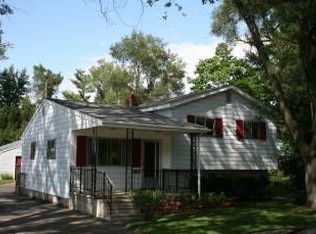 5810 Crescent Rd, Waterford, MI 48327