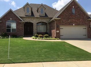 5502 S Lancaster Dr, Rogers, AR 72758