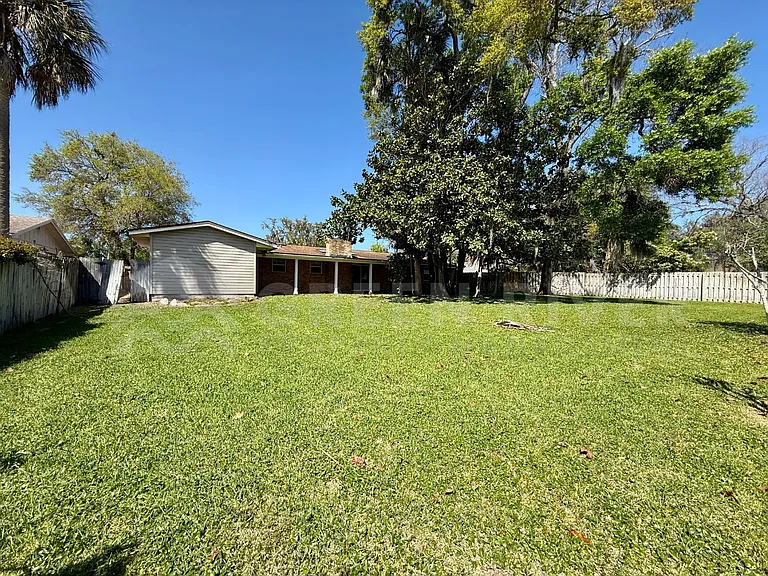 2 Fairway Rd — Photo 38
