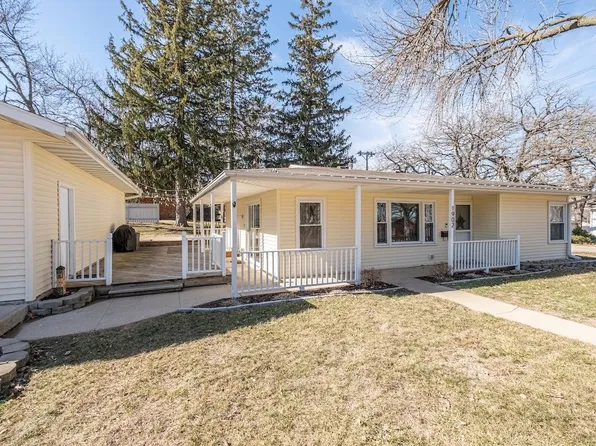 1902 Chicago Ave, Spirit Lake, IA 51360