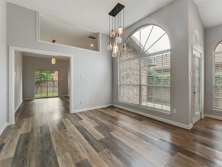 605 English Oak St — Photo 8