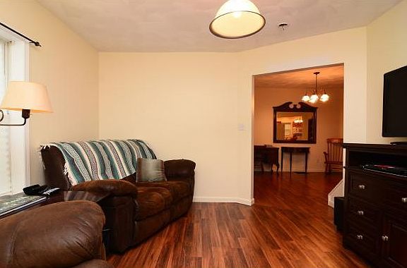 5th image of 73 Pratt Ave