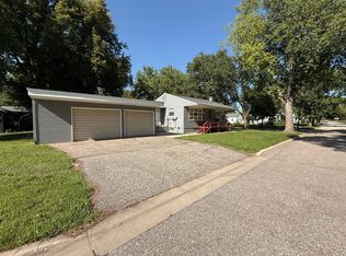 1003 N 6th St, Montevideo, MN 56265