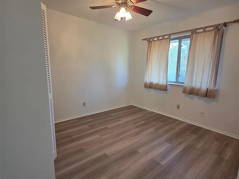 10909 Hillside Oak Ln — Photo 14