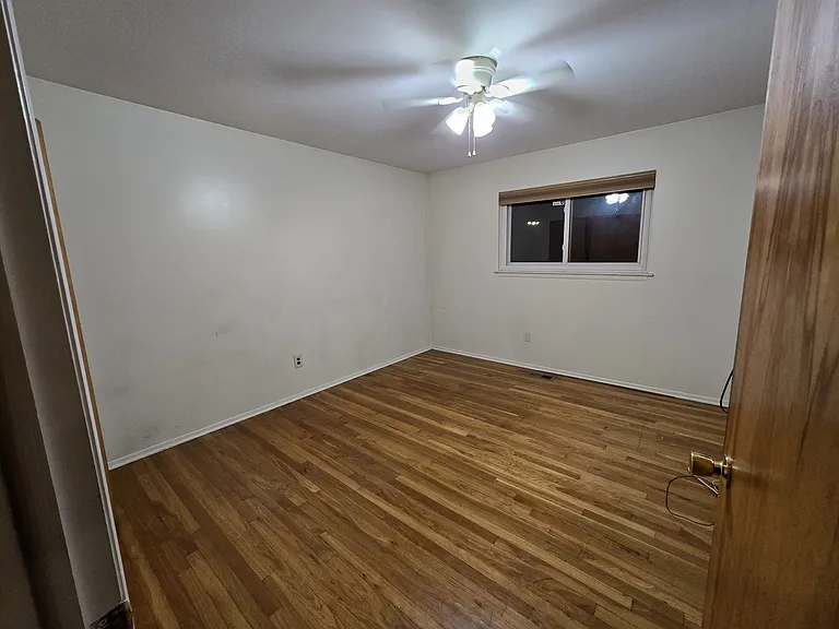 5054 Carnaby Dr — Photo 8