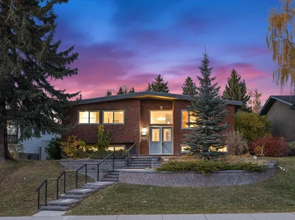 5739 E Dalmead Cres NW, Calgary, AB T3A 1E8