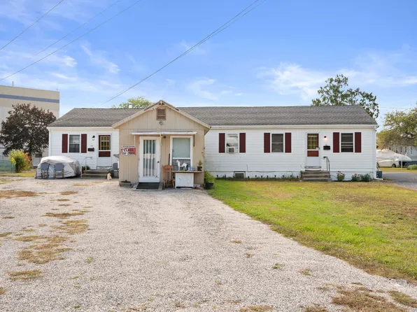 31 Lewiston Court, Groton, CT 06340