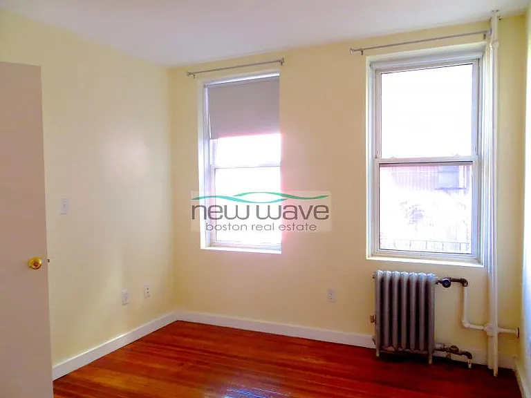220 Hanover St #28 — Photo 17