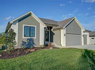 404 Prairie View Rd, Greenwood, MO 64034