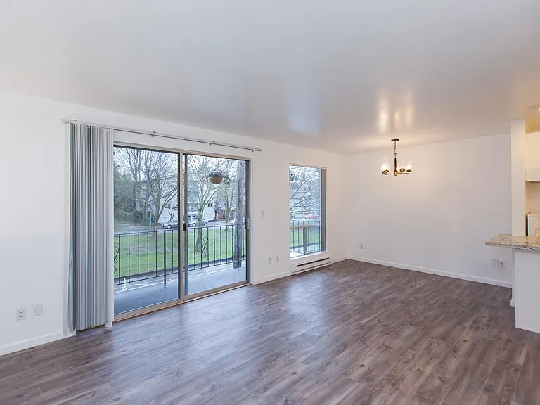 539 NE Ravenna Blvd #3 — Photo 1