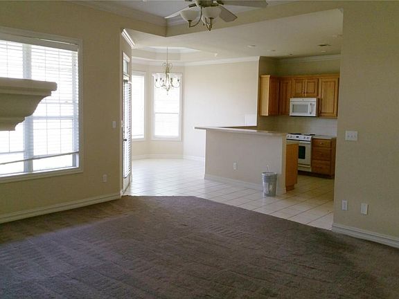 LIVING KITCHEN DINING