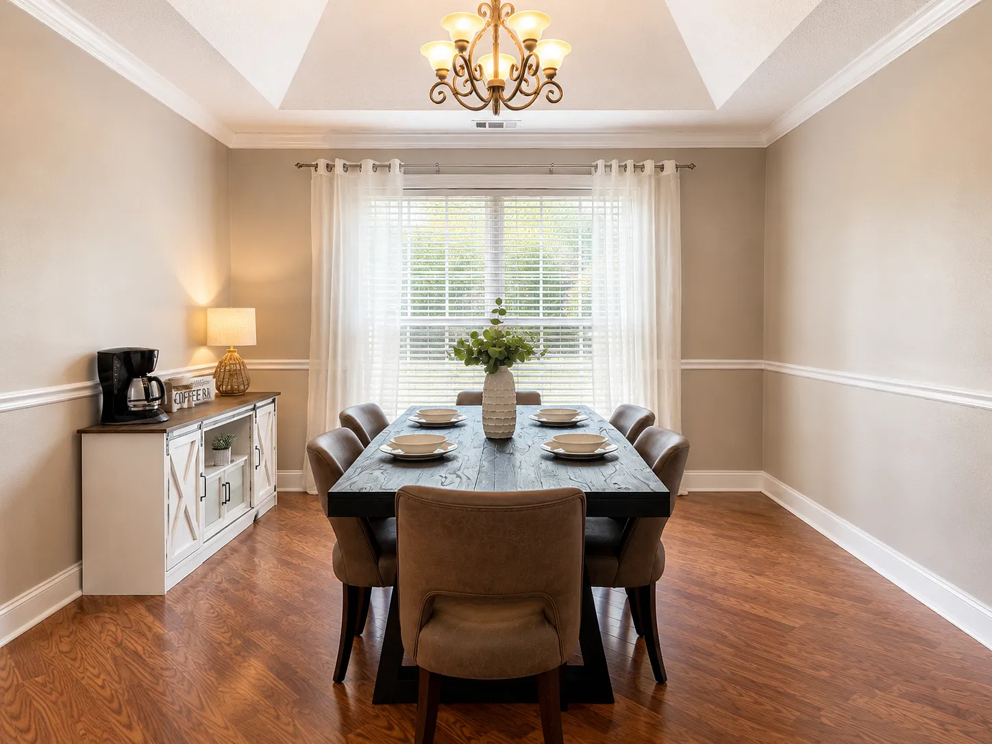 5 bed, 2373 sqft, $6,000 — Photo 4