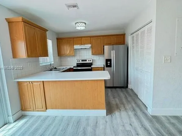10390 SW 154th Circle Ct APT 78, Miami, FL 33196