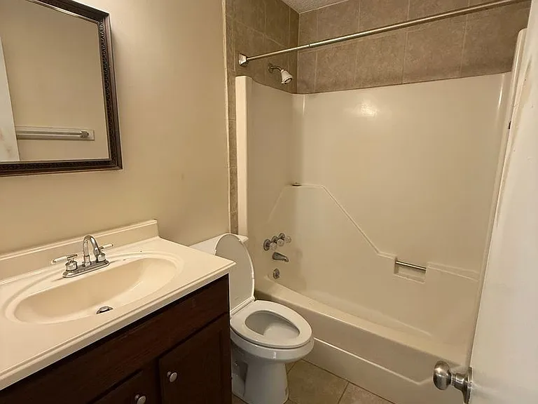 107 Twinwood Ct — Photo 3