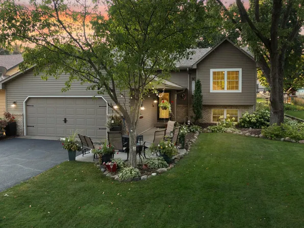 10684 Lincoln St NE, Blaine, MN 55434