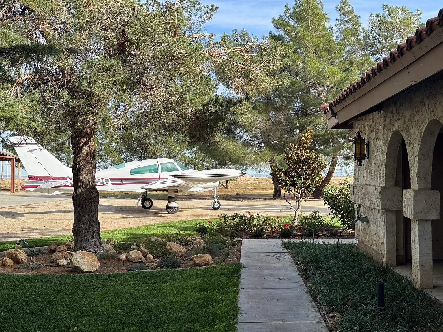 3 bed, 2.5 bath, 4500 sqft, $4,468 — Photo 4