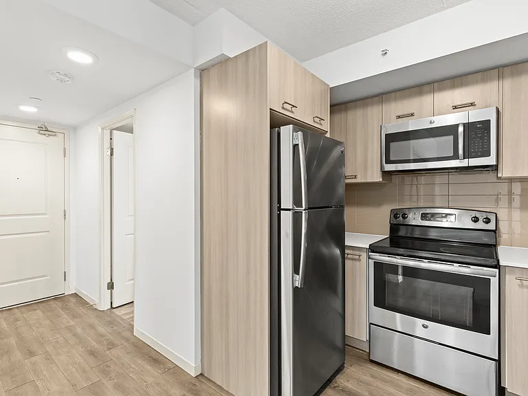 220 Cannon St E — Photo 23