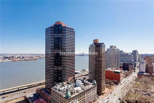 Rented by Mirador Real Estate | media 18