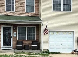 222 E Santa Barbara Rd, Lindenhurst, NY 11757