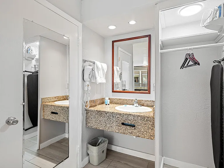 2520 Stirling Rd #307 — Photo 6