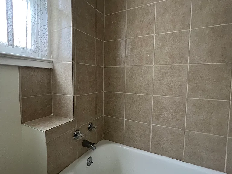 409 Franklin Ave #409 — Photo 1