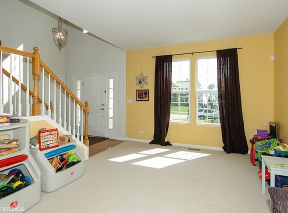 2nd image of 2398 Sussex Ln