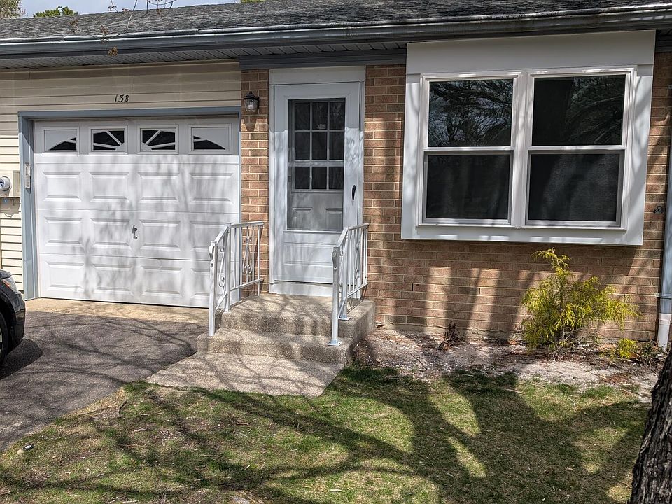 1st image of 13B Maplewood Dr