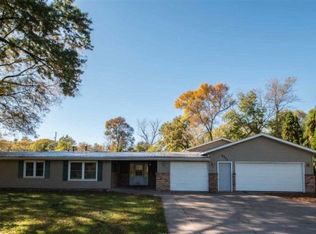 4227 Telegraph Rd, Davenport, IA 52804