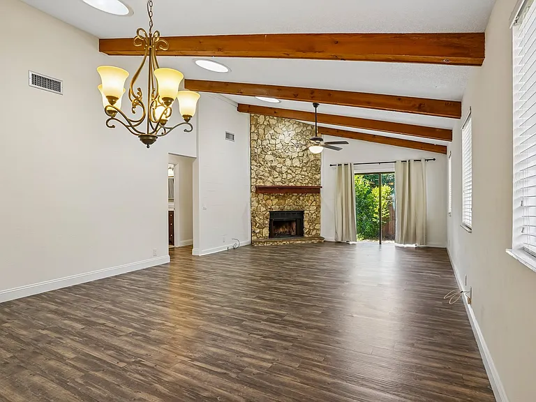 325 Timberline Trl — Photo 26