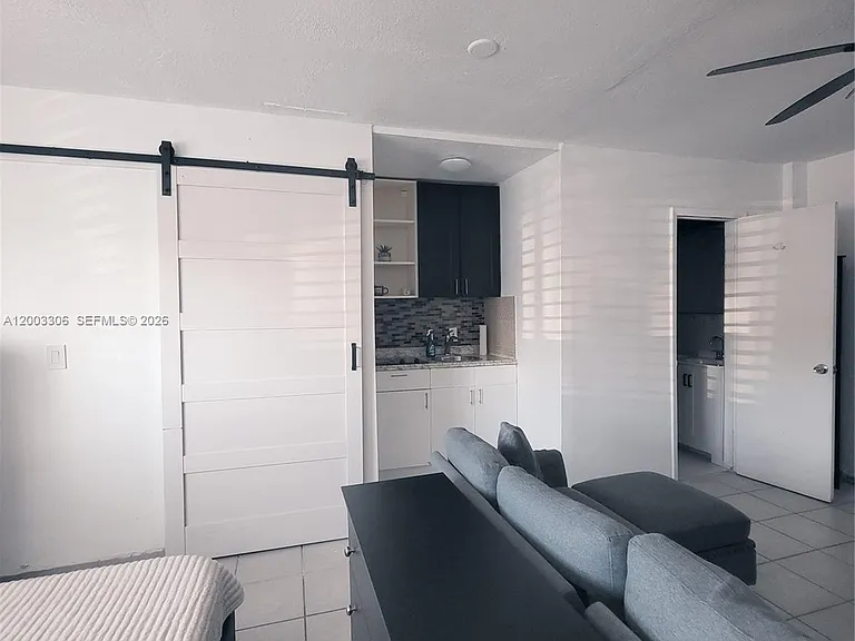 3405 W Lake Pl — Photo 3