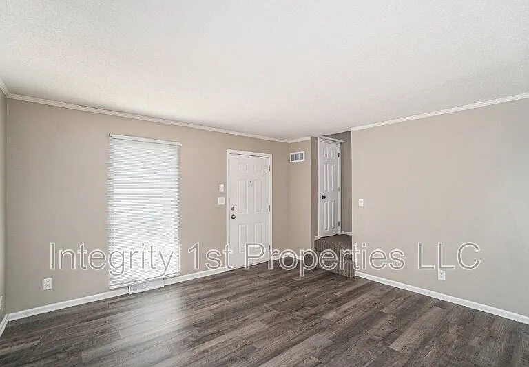 1926 W 36th Ave — Photo 6
